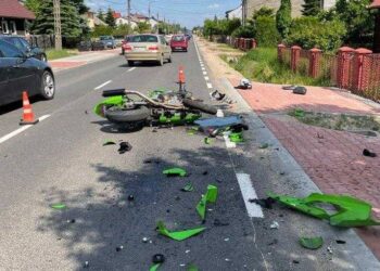 09.06.2021 Skarżysko-Kamienna. Wypadek z udziałem motocyklisty / Policja