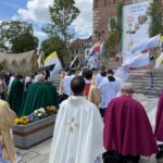 03.06.2021. Sandomierz. Uroczystość Bożego Ciała. Procesja z katedry do rynku starego miasta / Grażyna Szlęzak-Wójcik / Radio Kielce