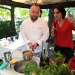 29.06.2021. Letnia kuchnia Radia Kielce. Słodkie wtorki. Na zdjęciu (od lewej): Tomasz Zapała - Polska Inicjatywa Kulinarna, Zespół Szkół Przemysłu Spożywczego w Kielcach i Magdalena Sitek - Radio Kielce / Wiktor Taszlow / Radio Kielce