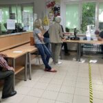 07.06.2021. Sandomierz. ARiMR. Przyjmowanie wniosków na rekompensaty dla rolników, którzy w ubiegłym roku ponieśli straty w swoich uprawach / Grażyna Szlęzak-Wójcik / Radio Kielce