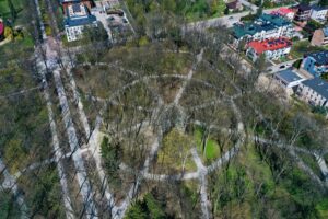 28.04.2021 Busko-Zdrój. Park zdrojowy / Jarosław Kubalski / Radio Kielce