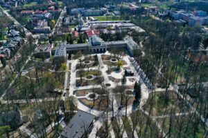 28.04.2021 Busko-Zdrój. Park zdrojowy / Jarosław Kubalski / Radio Kielce