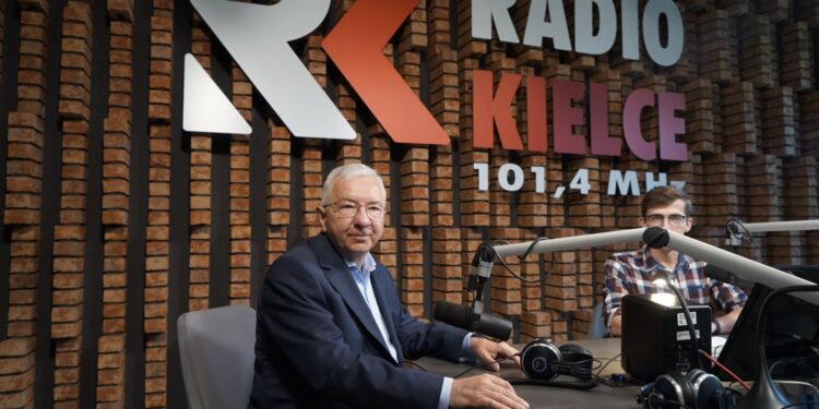 17.06.2021 Kielce. Na zdjęciu Krzysztof Lipiec - poseł PiS i Michał Kita - Radio Kielce / Dionizy Krawczyński / Radio Kielce