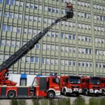 17.06.2021. Kielce. Uroczyste przekazanie samochodów ratowniczo-gaśniczych i wręczenie promes na zakup kolejnych dla jednostek PSP i OSP z regionu świętokrzyskiego / Piotr Kwaśniewski / Radio Kielce