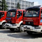 17.06.2021. Kielce. Uroczyste przekazanie samochodów ratowniczo-gaśniczych i wręczenie promes na zakup kolejnych dla jednostek PSP i OSP z regionu świętokrzyskiego / Piotr Kwaśniewski / Radio Kielce