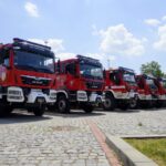 17.06.2021. Kielce. Uroczyste przekazanie samochodów ratowniczo-gaśniczych i wręczenie promes na zakup kolejnych dla jednostek PSP i OSP z regionu świętokrzyskiego / Piotr Kwaśniewski / Radio Kielce