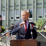 17.06.2021. Kielce. Uroczyste przekazanie samochodów ratowniczo-gaśniczych i wręczenie promes na zakup kolejnych dla jednostek PSP i OSP z regionu świętokrzyskiego. Na zdjęciu: Zbigniew Koniusz - wojewoda świętokrzyski / Piotr Kwaśniewski / Radio Kielce