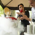 30.06.2021. Letnia kuchnia Radia Kielce. Kosmiczna środa. Na zdjęciu (od lewej): Magdalena Sitek - Radio Kielce i Mariusz Bezak - nauczyciel ZDZ w Kielcach / Dionizy Krawczyński / Radio Kielce