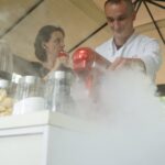 30.06.2021. Letnia kuchnia Radia Kielce. Kosmiczna środa. Na zdjęciu (od lewej): Magdalena Sitek - Radio Kielce i Mariusz Bezak - nauczyciel ZDZ w Kielcach / Dionizy Krawczyński / Radio Kielce