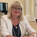 16.06.2021. Ostrowiec Św. Podpisanie  umowy na budowę budynku sali koncertowej Państwowej Szkoły Muzycznej. Na zdjęciu: Ewa Jurkowska-Siwiec - dyrektor Państwowej Szkoły Muzycznej I stopnia w Ostrowcu Św. / Emilia Sitarska / Radio Kielce