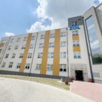 17.06.2021. Czerwona Góra. Nowo otwarty Zakład Opiekuńczo-Leczniczy / Wiktor Taszłow / Radio Kielce