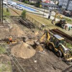 28.06.2021. Skarżysko-Kamienna. Rozpoczęcie budowy tunelu pod torami / Anna Głąb / Radio Kielce