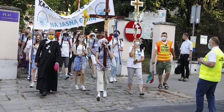 09.08.2020. Kielce. 39. Piesza Pielgrzymka Kielecka na Jasną Górę wyruszyła ze stolicy województwa świętokrzyskiego / Jarosław Kubalski / Radio Kielce