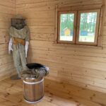 02.06.2021 Zochcinek. Zagroda pszczelarza przy Domu Pomocy Społecznej / Anna Głąb / Radio Kielce