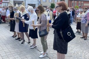 03.06.2021. Starachowice. Uroczystość Bożego Ciała. Procesja w parafii Świętej Trójcy / Anna Głąb / Radio Kielce