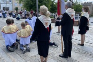 03.06.2021. Starachowice. Uroczystość Bożego Ciała. Procesja w parafii Świętej Trójcy / Anna Głąb / Radio Kielce