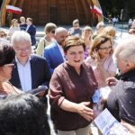 19.06.2021 Busko-Zdrój. Wizyta Beaty Szydło - europoseł PiS.Na zdjęciu od lewej: Krzysztof Lipiec - poseł PiS, Beata Szydło - europoseł PiS, Agata Wojtyszek - poseł PiS / Jarosław Kubalski / Radio Kielce