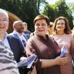 19.06.2021 Busko-Zdrój. Wizyta Beaty Szydło - europoseł PiS. Na zdjęciu od lewej: Krzysztof Lipiec - poseł PiS, Beata Szydło - europoseł PiS, Agata Wojtyszek - poseł PiS / Jarosław Kubalski / Radio Kielce