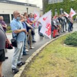 11.06.2021. Starachowice. Pikieta przed MAN-em / Anna Głąb / Radio Kielce