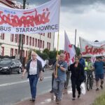 11.06.2021. Starachowice. Pikieta przed MAN-em / Anna Głąb / Radio Kielce