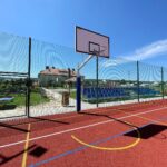 20.06.2021. Jeziorko (gmina Nowa Słupia). Boisko z trybunami przy szkole podstawowej / Wiktor Taszłow / Radio Kielce