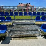 20.06.2021. Jeziorko (gmina Nowa Słupia). Boisko z trybunami przy szkole podstawowej / Wiktor Taszłow / Radio Kielce