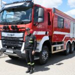 14.06.2021. Wręczenie promes na zakup nowoczesnych wozów strażackich i elektrycznych radiowozów / Wiktor Taszłow / Radio Kielce