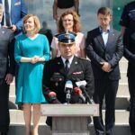 14.06.2021. Wręczenie promes na zakup nowoczesnych wozów strażackich i elektrycznych radiowozów. Na zdjęciu (od lewej): Krzysztof Słoń - senator PiS, Anna Krupka - wiceminister kultury, dziedzictwa narodowego i sportu, Krzysztof Ciosek - Świętokrzyski Komendant Wojewódzki PSP, Agata Wojtyszek - poseł PiS, Bartłomiej Dorywalski - poseł PiS, Rafał Nowak - wicewojewoda świętokrzyski / Wiktor Taszłow / Radio Kielce