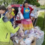 01.06.2021. Kielce. Piotr Wawrzyk - wiceminister spraw zagranicznych przekazał prezenty małym pacjentom Świętokrzyskiego Centrum Pediatrii w Kielcach / Iwona Murawska / Radio Kielce