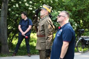 15.06.2021. Kielce. Uroczystości 77. rocznicy udanego zamachu na Franza Witka. Na zdjęciu (w środku): Dionizy Krawczyński - prezes Stowarzyszenia Rekonstrukcji Historycznych „Jodła” / Wiktor Taszłow / Radio Kielce