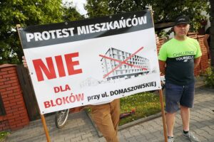 15.06.2021. Kielce. Protest osób mieszkających przy ulicy Domaszowskiej / Wiktor Taszłow / Radio Kielce