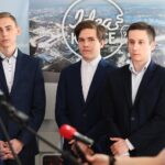 16.06.2021. Kielce. Prezentacja aplikacji „Segredu”, która ma ułatwić segregację śmieci. Na zdjęciu (od lewej): Kamil Łazarski, Piotr Gołąb, Krzysztof Usnarski / Wiktor Taszłow / Radio Kielce