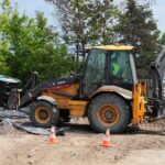 16.06.2021. Nowiny. Konferencja kończąca sprzątanie pogorzeliska. Wyjazd ostatnich pojemników ze składowiska / Wiktor Taszłow / Radio Kielce