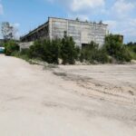 16.06.2021. Nowiny. Konferencja kończąca sprzątanie pogorzeliska. Uprzątnięty plac wysypiska / Wiktor Taszłow / Radio Kielce