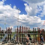 09.06.2021. Busko-Zdrój. Budowa placu zabaw w formie okrętu / Marta Gajda / Radio Kielce