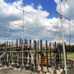 09.06.2021. Busko-Zdrój. Budowa placu zabaw w formie okrętu / Marta Gajda / Radio Kielce