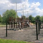 09.06.2021. Busko-Zdrój. Budowa placu zabaw w formie okrętu / Marta Gajda / Radio Kielce