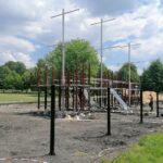 09.06.2021. Busko-Zdrój. Budowa placu zabaw w formie okrętu / Marta Gajda / Radio Kielce