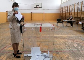 13.06.2021. Przedterminowe wybory wójta gminy Tuczępy. Obwodowa Komisja nr 1 w Kargowie / Marta Gajda / Radio Kielce