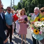 19.06.2021. Bejsce. Wizyta europoseł PiS Beaty Szydło. Na zdjęciu (w środku): Agata Wojtyszek - posłanka PiS, Krzysztof Lipiec - prezes świętokrzyskich struktur PiS i Beata Szydło - europoseł PiS / Marta Gajda / Radio Kielce