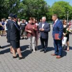 19.06.2021. Bejsce. Wizyta europoseł PiS Beaty Szydło. Na zdjęciu (w środku): Beata Szydło - europoseł PiS, Agata Wojtyszek - posłanka PiS, Krzysztof Lipiec - prezes świętokrzyskich struktur PiS i Edward Krupa - wójt Bejsc / Marta Gajda / Radio Kielce