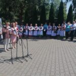 19.06.2021. Bejsce. Wizyta europoseł PiS Beaty Szydło. Na zdjęciu (od lewej): Krzysztof Lipiec - prezes świętokrzyskich struktur PiS, Beata Szydło - europoseł PiS, Agata Wojtyszek - posłanka PiS i Edward Krupa - wójt Bejsc / Marta Gajda / Radio Kielce