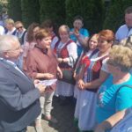 19.06.2021. Bejsce. Wizyta europoseł PiS Beaty Szydło. Na zdjęciu (po lewej): Krzysztof Lipiec - prezes świętokrzyskich struktur PiS i Beata Szydło - europoseł PiS / Marta Gajda / Radio Kielce