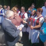 19.06.2021. Bejsce. Wizyta europoseł PiS Beaty Szydło. Na zdjęciu (w środku): Krzysztof Lipiec - prezes świętokrzyskich struktur PiS i Beata Szydło - europoseł PiS / Marta Gajda / Radio Kielce