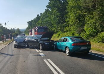 20.06.2021. Skarżysko-Kamienna. Wypadek na drodze krajowej nr 42 / KPP Skarżysko-Kamienna