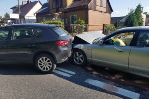 20.06.2021. Skarżysko-Kamienna. Wypadek na drodze krajowej nr 42 / KPP Skarżysko-Kamienna