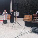 25.06.2021. Busko-Zdrój. Otwarcie tężni. Na zdjęciu (przy mikrofonie): Jan Piotrowski - biskup kielecki / Marta Gajda / Radio Kielce