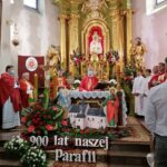 27.06.2021. Kije. Msza święta dziękczynna za dziewięć wieków parafii w Kijach. Na zdjęciu: Jan Piotrowski - biskup kielecki / Marta Gajda / Radio Kielce