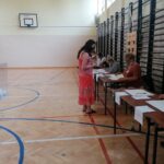 27.06.2021. Gmina Tuczępy. Obwodowa Komisja Wyborcza  nr 2 w budynku Zespołu Placówek Oświatowych w Tuczępach / Marta Gajda / Radio Kielce