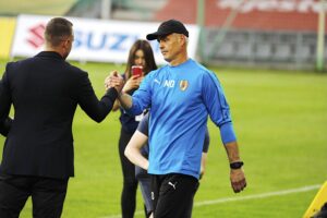 04.06.2021. Kielce. 33. Fortuna 1 Ligi: Korona Kielce - Widzew Łódź. Pożegnanie Mirosława Dreszera / Jarosław Kubalski / Radio Kielce